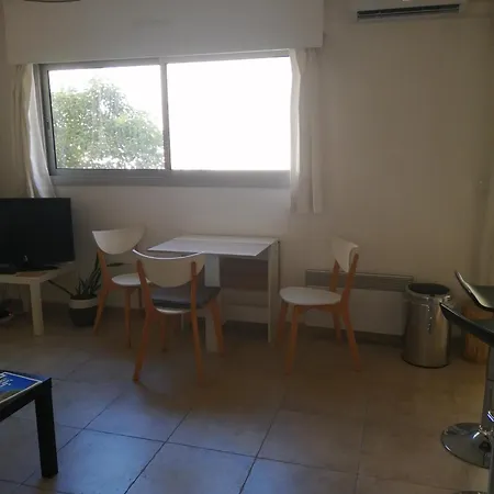 Climatise Dans Avec Piscine Et Tennis アパート